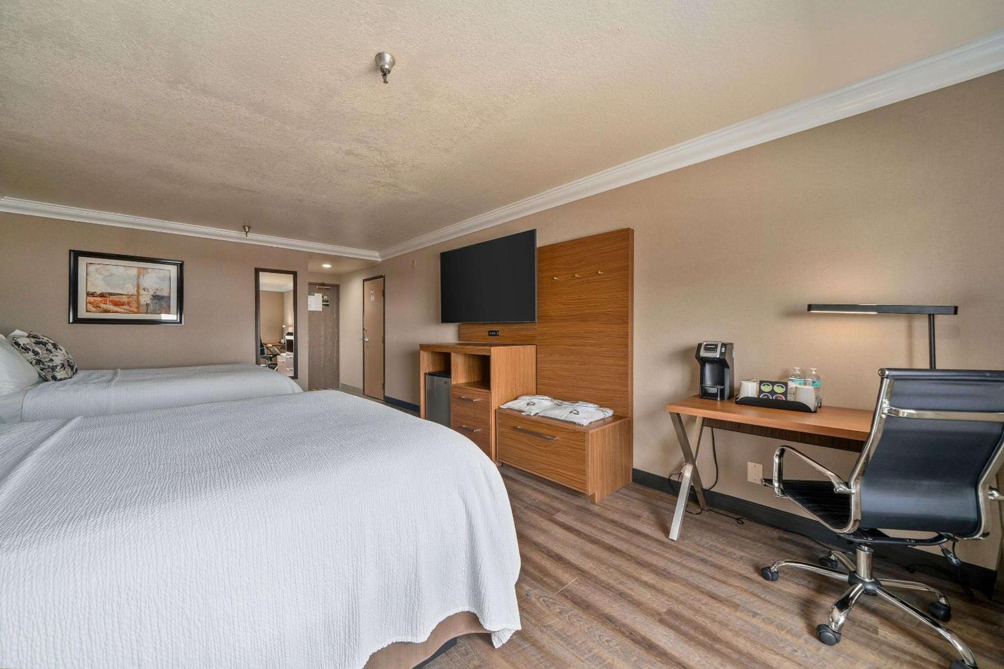 Best Western Plus Newport Mesa Inn Costa Mesa Bagian luar foto