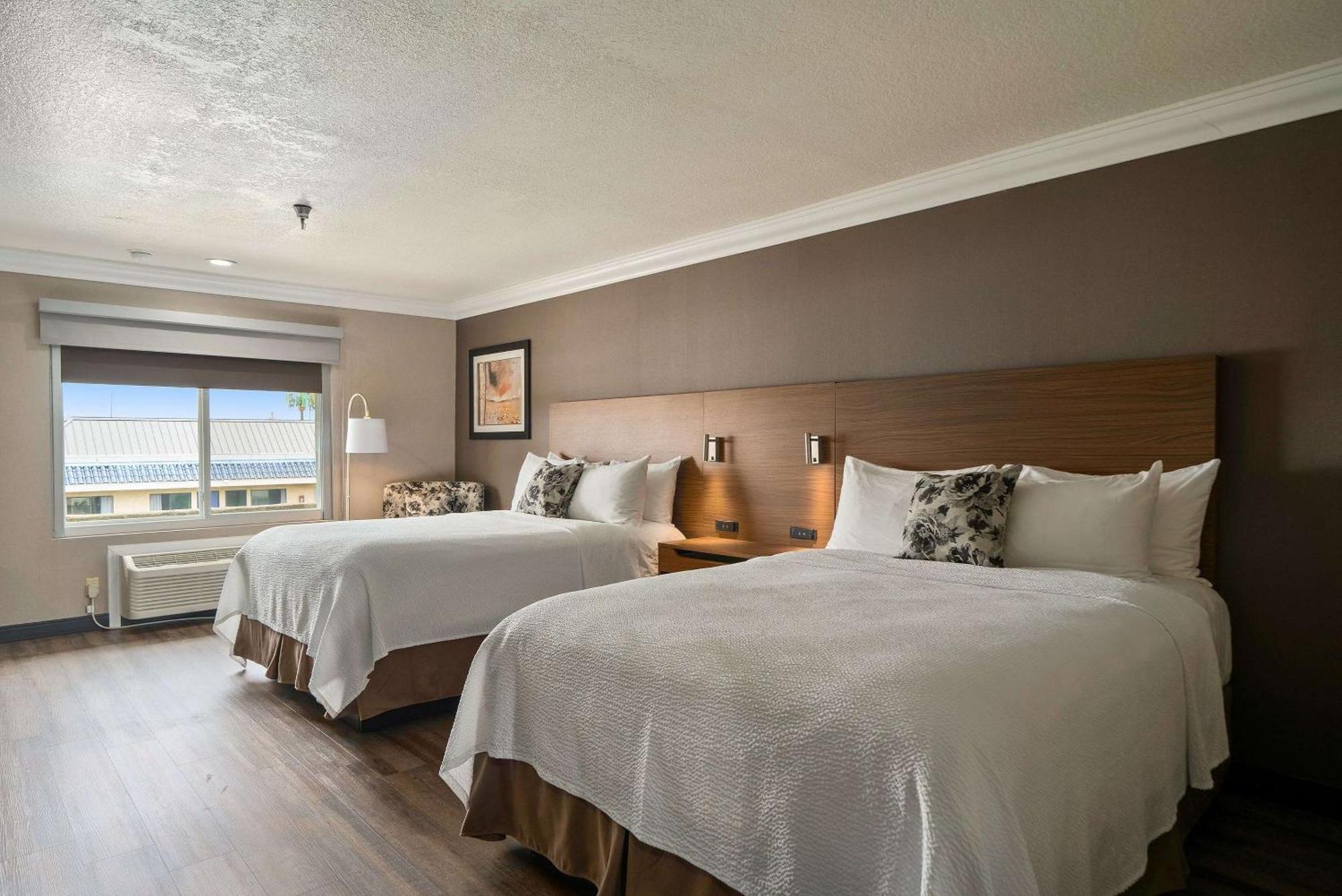 Best Western Plus Newport Mesa Inn Costa Mesa Bagian luar foto