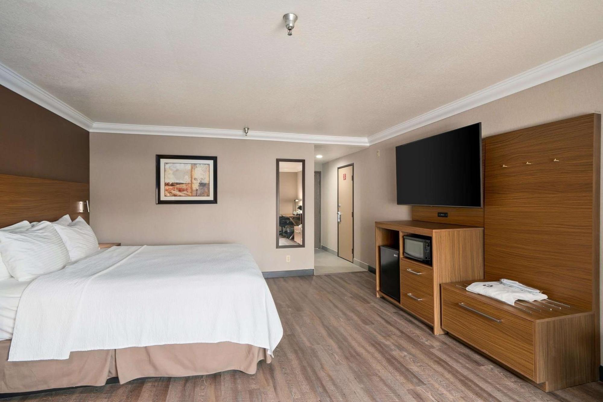Best Western Plus Newport Mesa Inn Costa Mesa Bagian luar foto