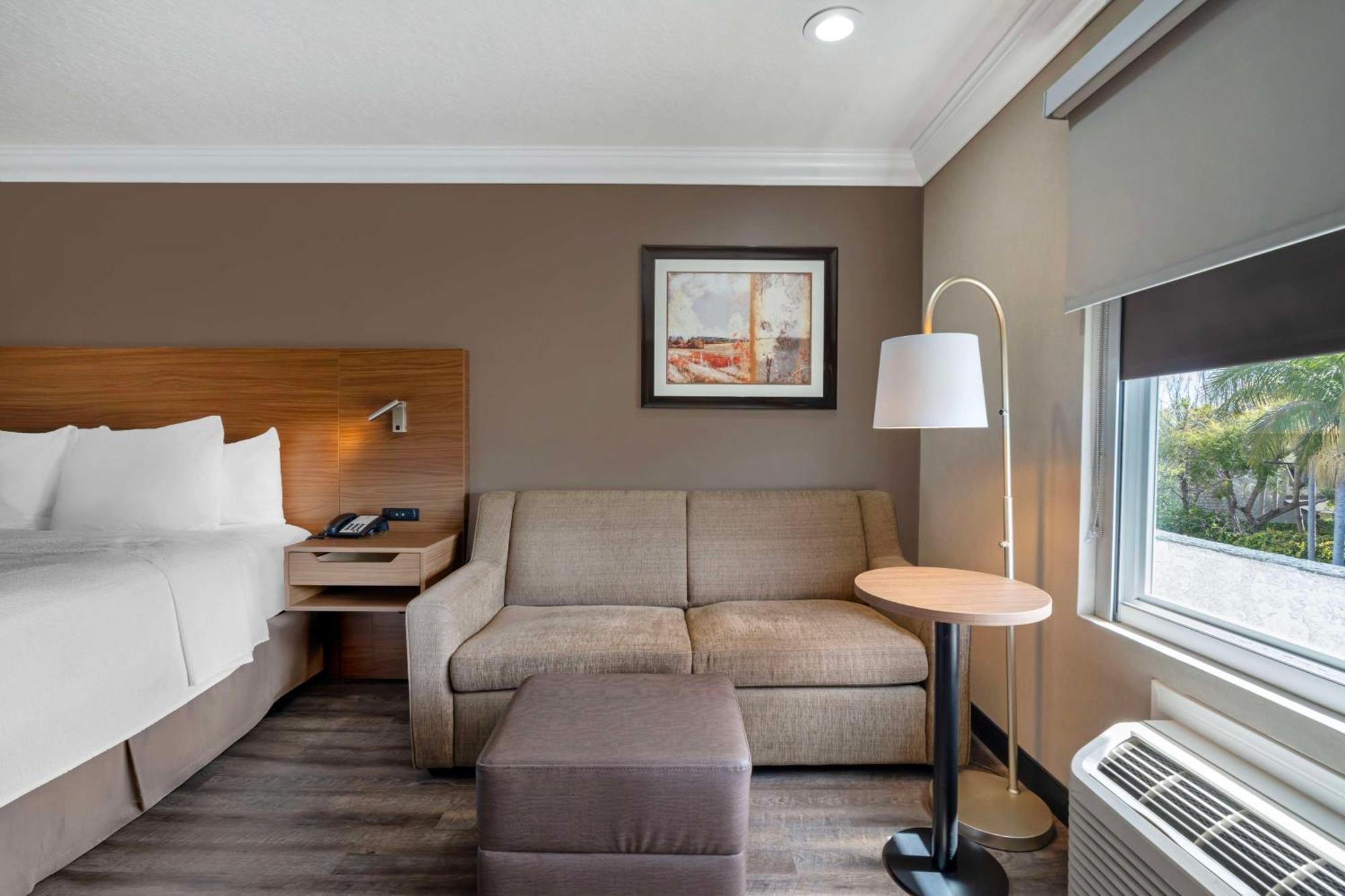 Best Western Plus Newport Mesa Inn Costa Mesa Bagian luar foto