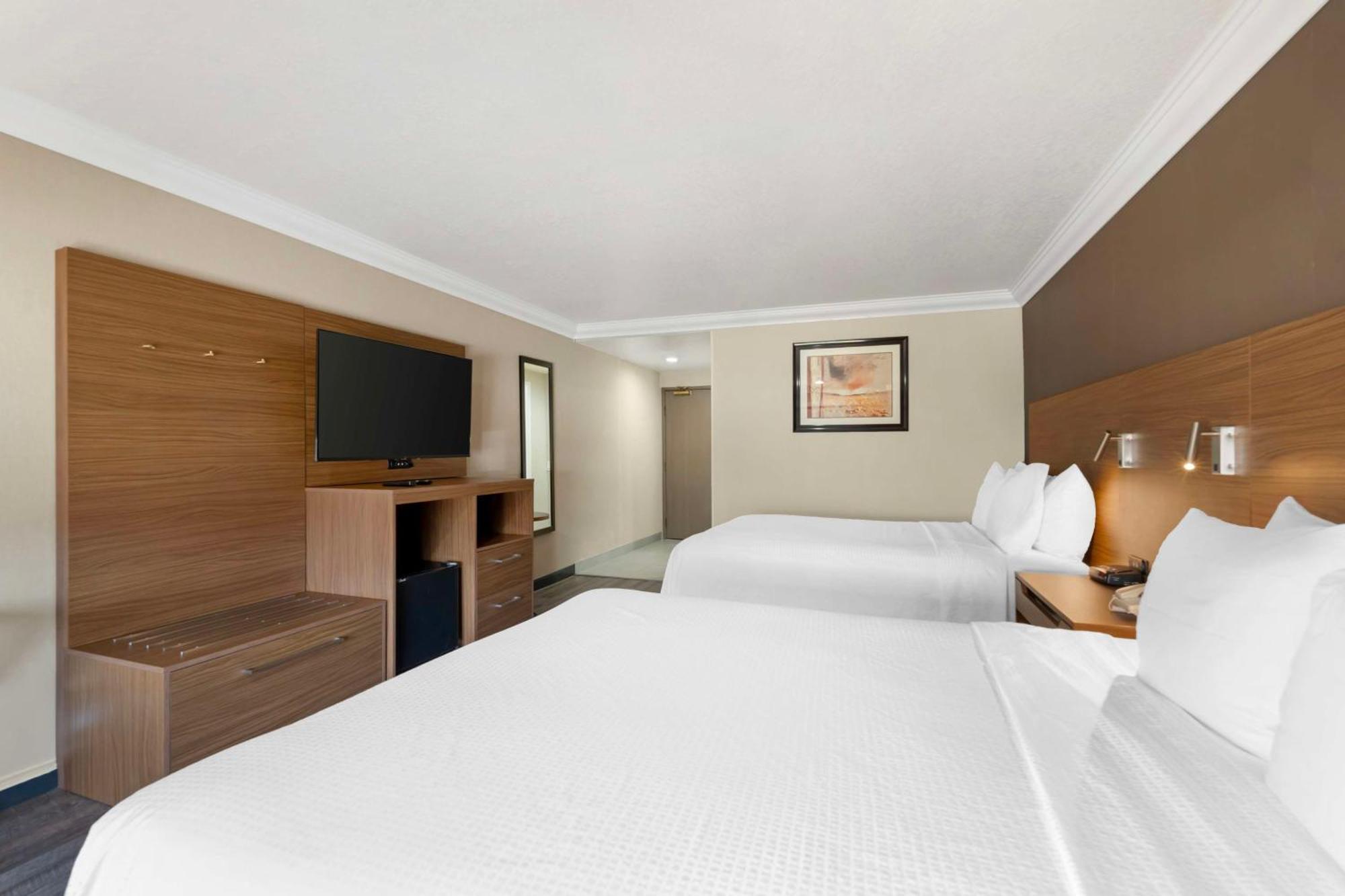 Best Western Plus Newport Mesa Inn Costa Mesa Bagian luar foto