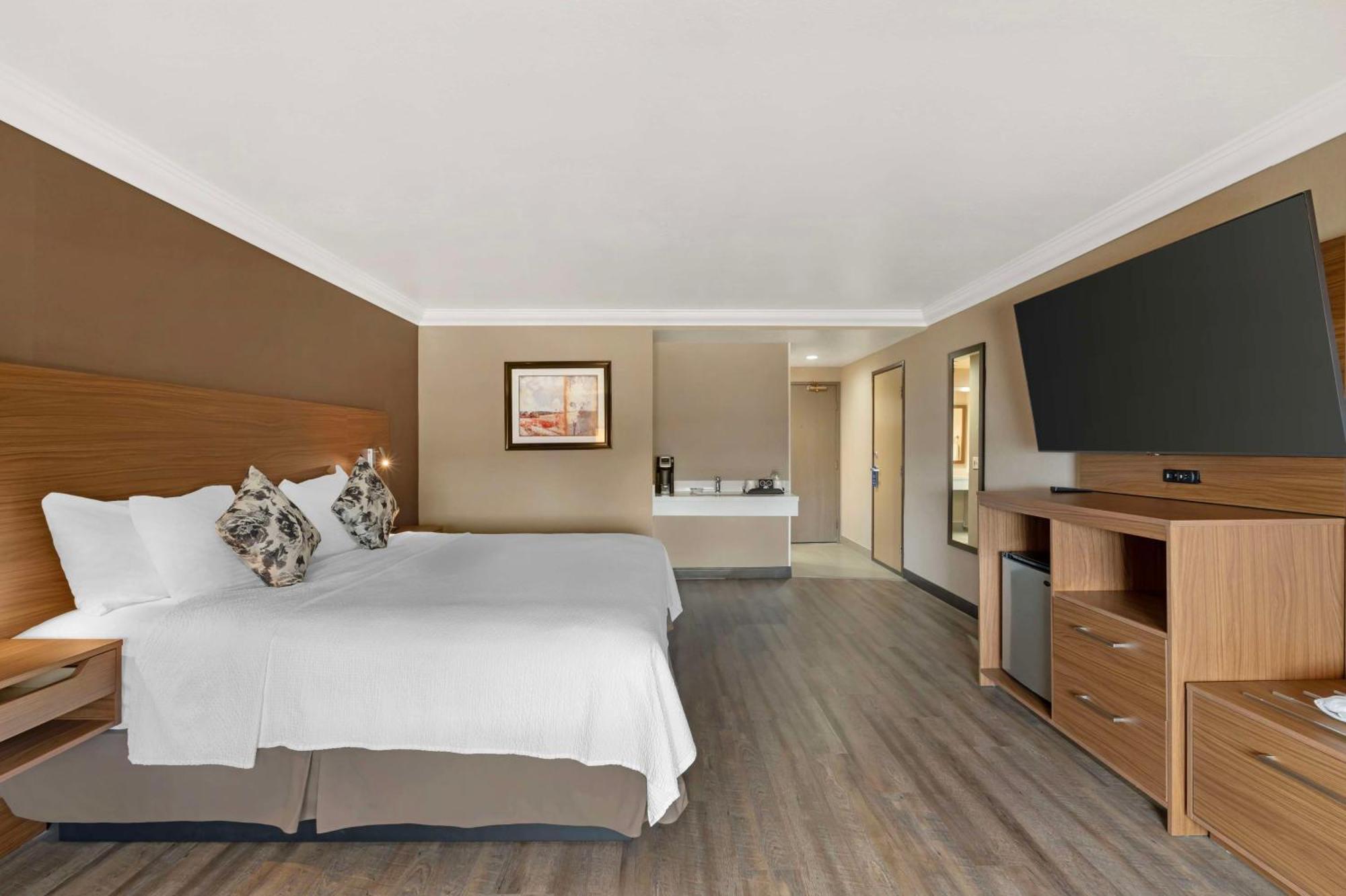 Best Western Plus Newport Mesa Inn Costa Mesa Bagian luar foto
