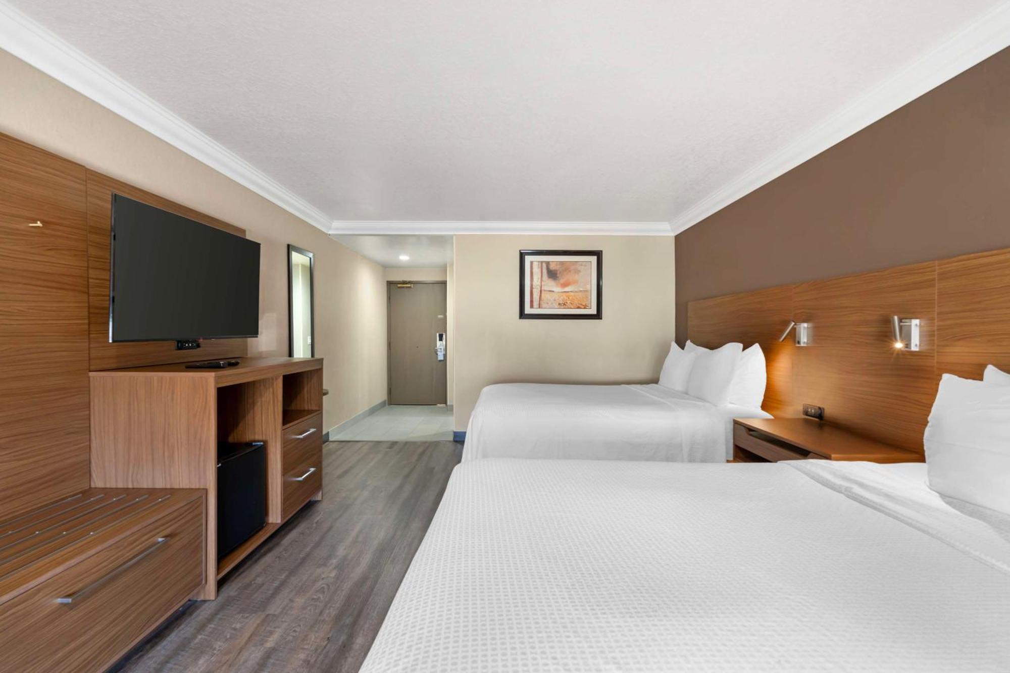 Best Western Plus Newport Mesa Inn Costa Mesa Bagian luar foto