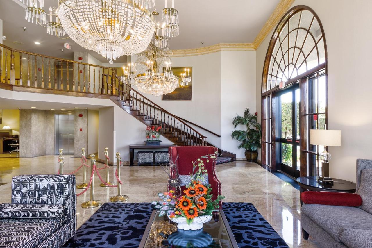 Best Western Plus Newport Mesa Inn Costa Mesa Bagian luar foto
